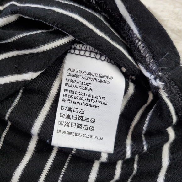 AEO American Eagle Soft & Sexy Striped Long Sleeve Black and White Top, Size XS - Picture 4 of 7